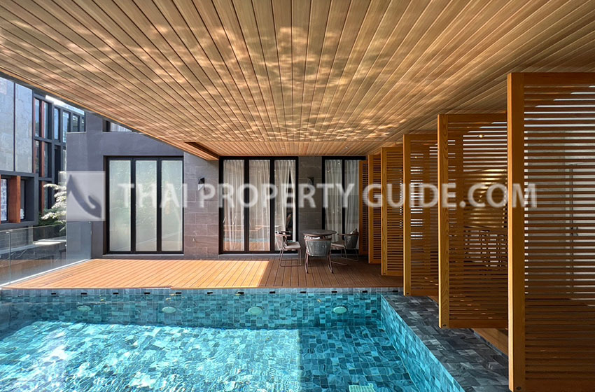 House with Private Pool in Srinakarin 
